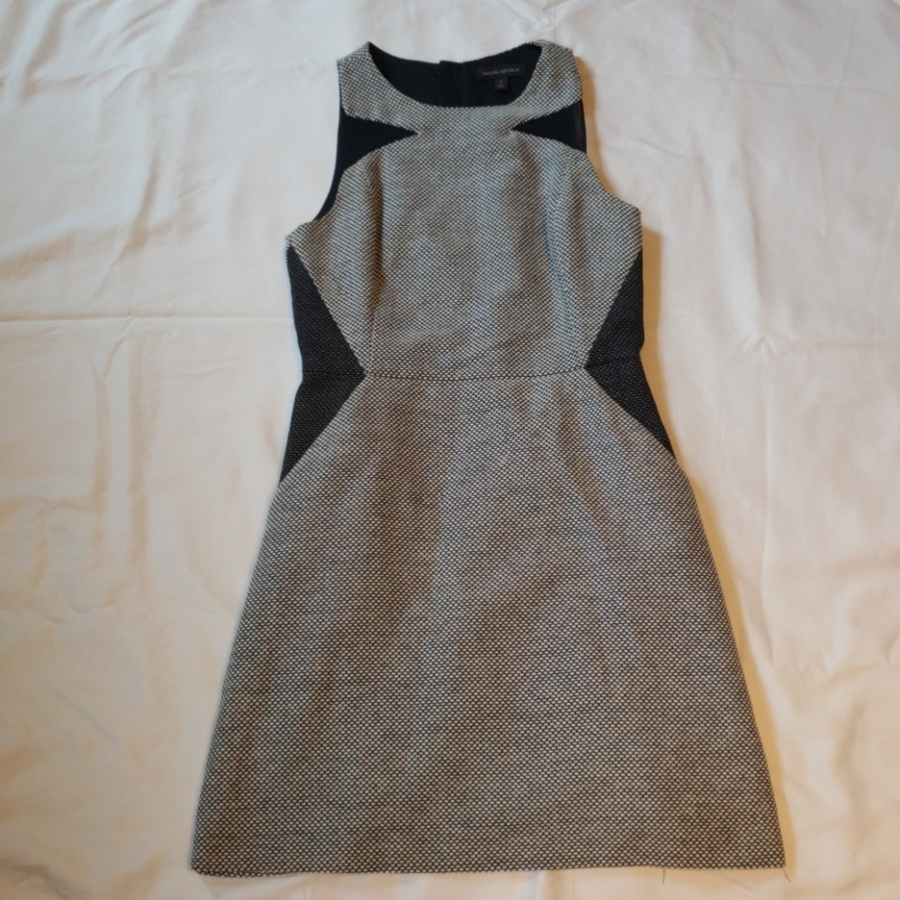 Banana republic Sleeveless dress with pockets